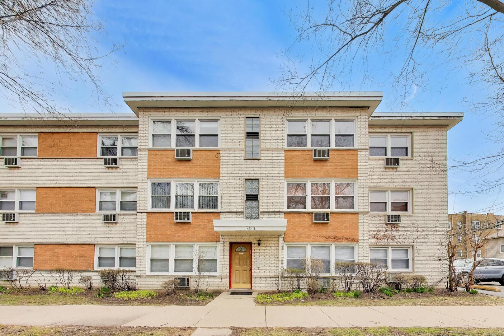 7123 N Damen Avenue #6E, Chicago, IL
