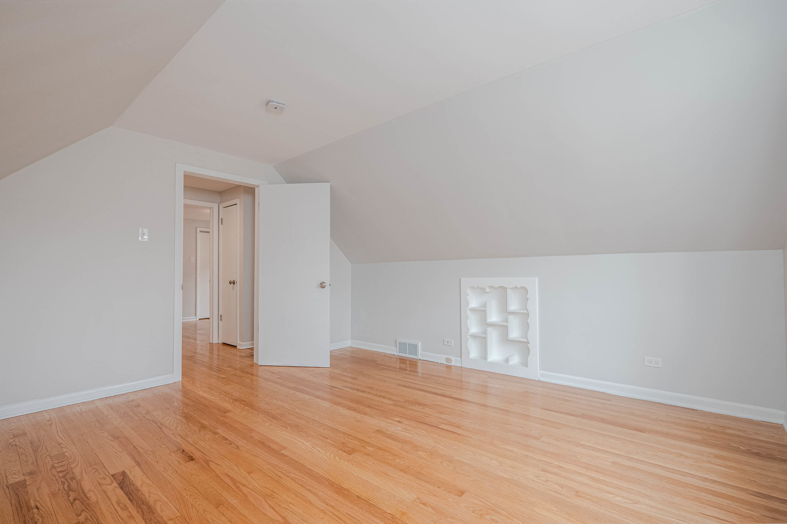 2912 N 74th Avenue, Elmwood Park, IL