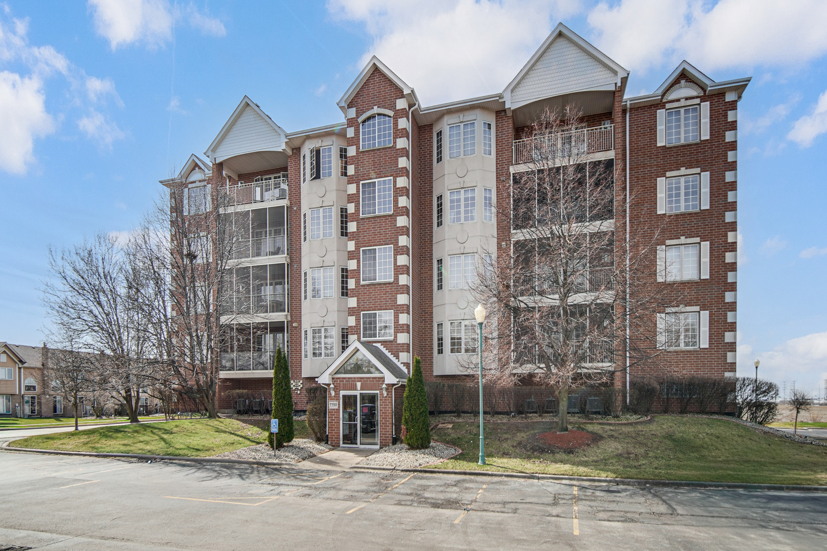 7722 Greenway Boulevard #3SE, Tinley Park, IL