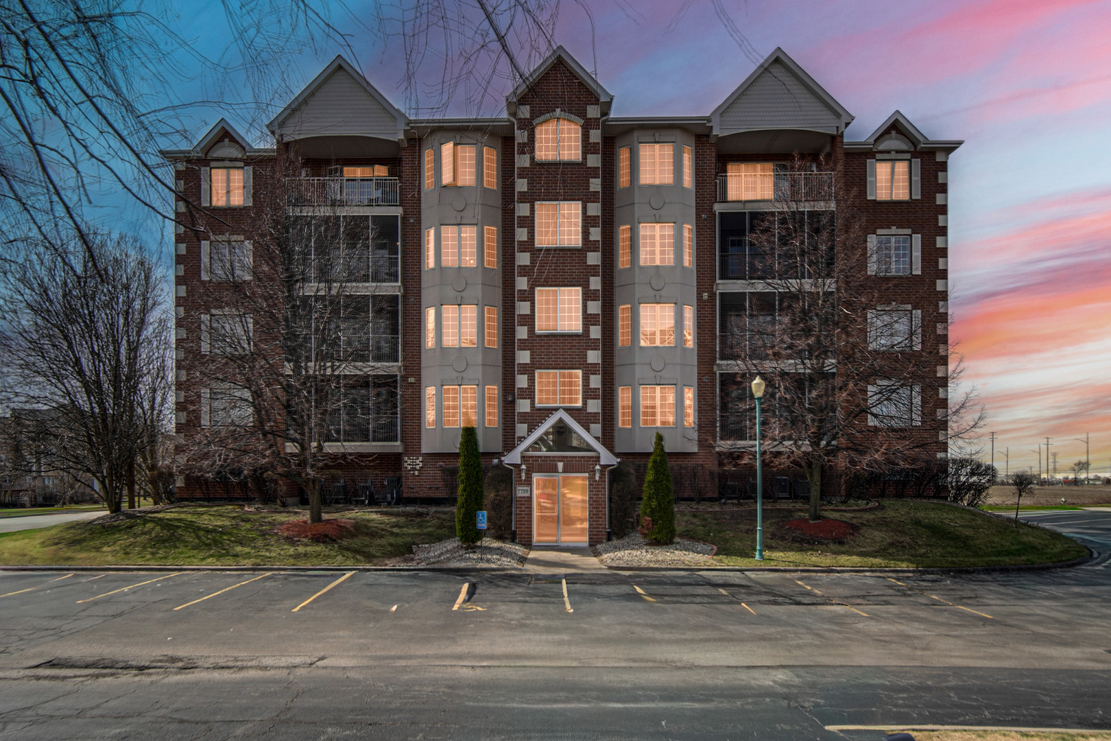 7722 Greenway Boulevard #3SE, Tinley Park, IL