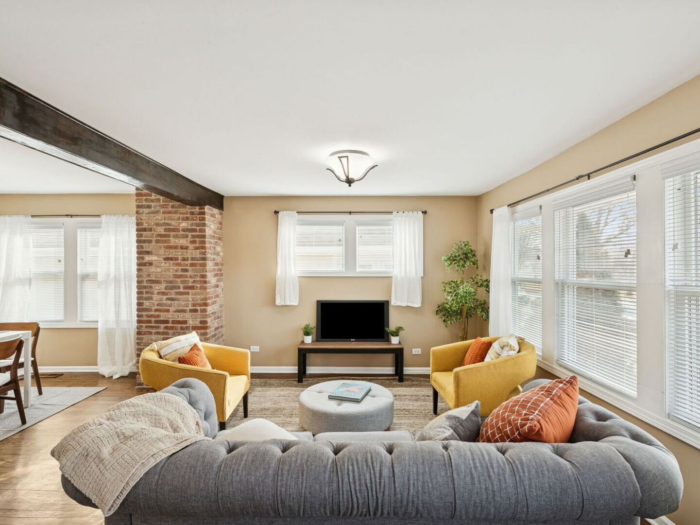 2039 Brown Avenue, Evanston, IL
