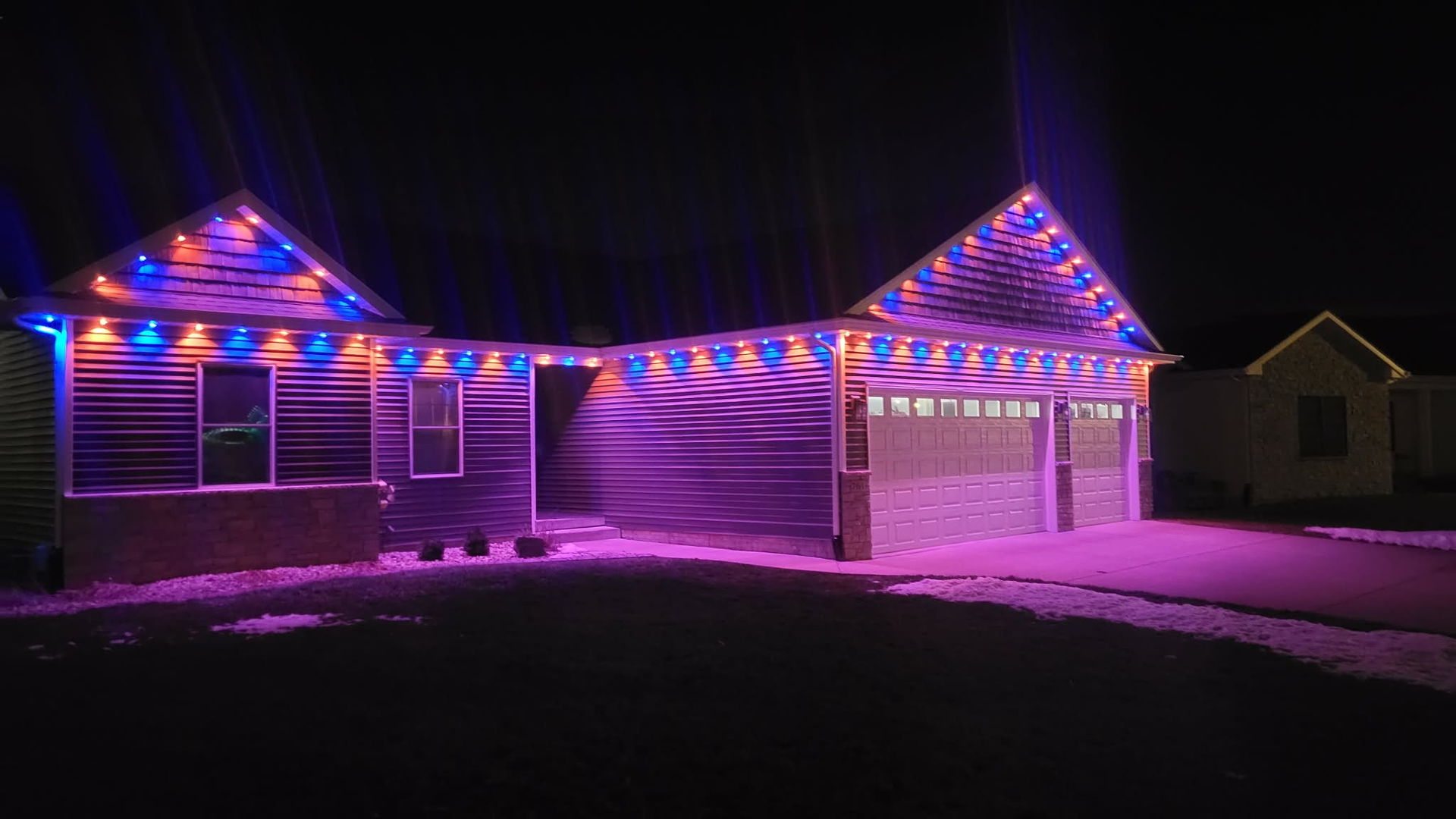 761 Sweet Wood Lane, Blue Grass, IA