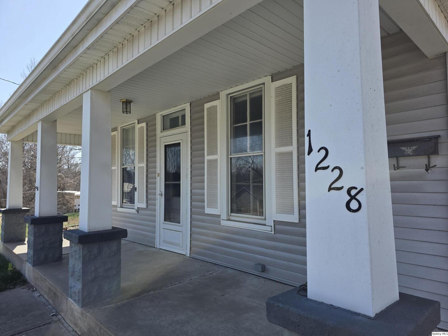 1228 S 12th Street, Quincy, IL