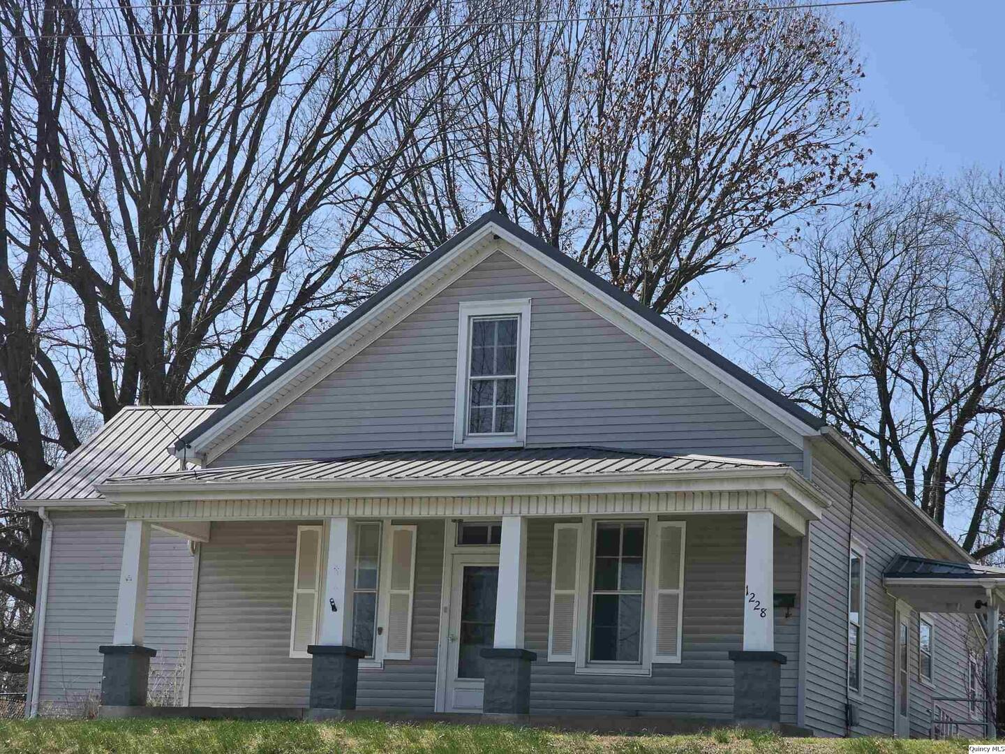 1228 S 12th Street, Quincy, IL