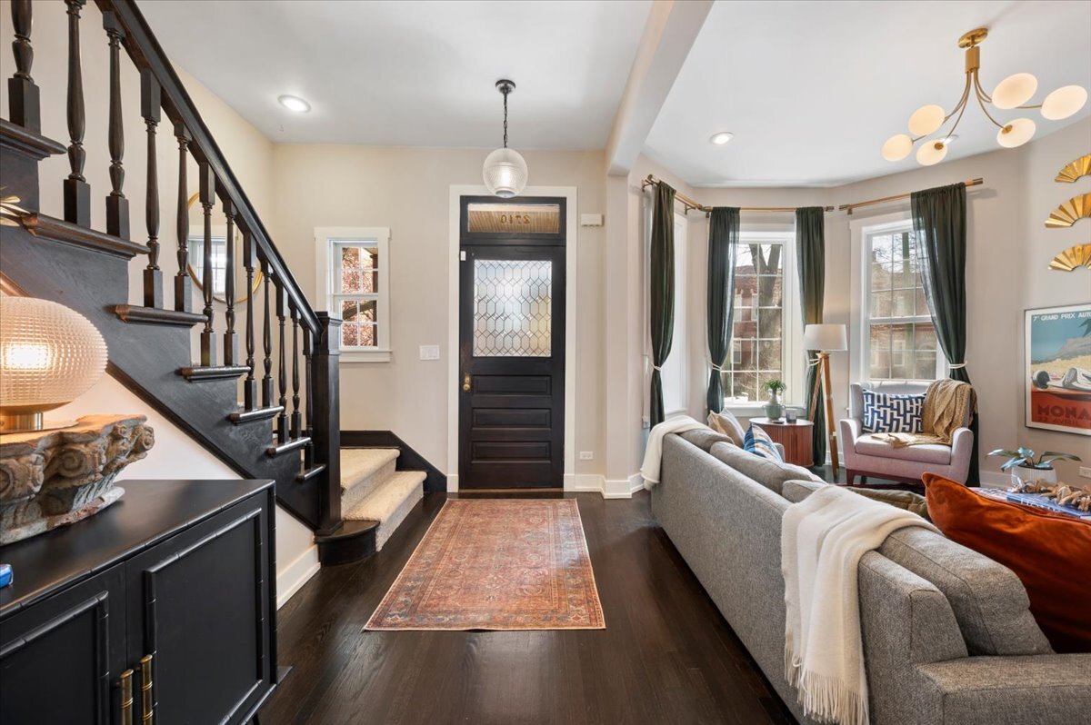 2710 N Sacramento Avenue, Chicago, IL