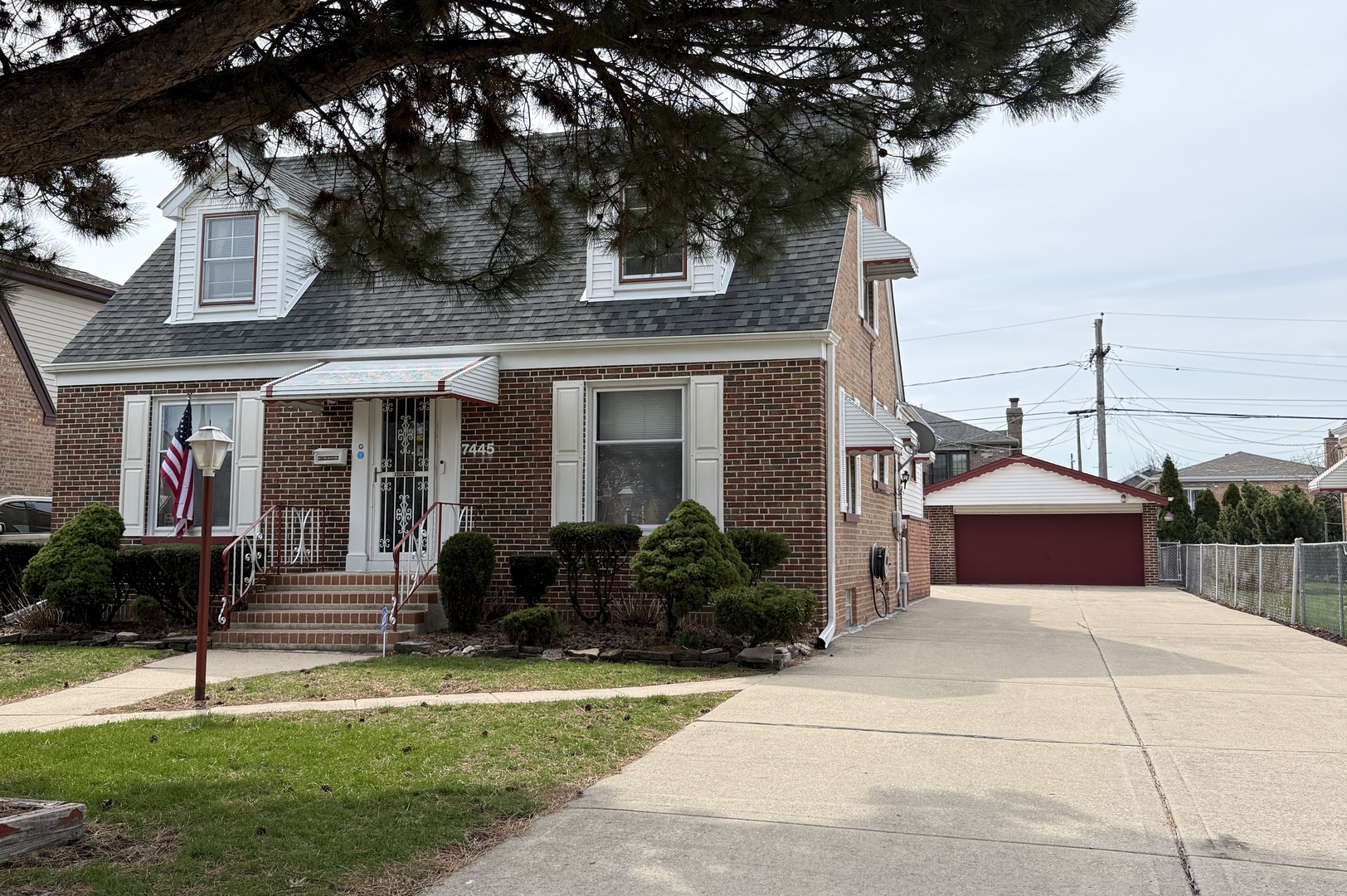 7445 W Winona Street, Harwood Heights, IL