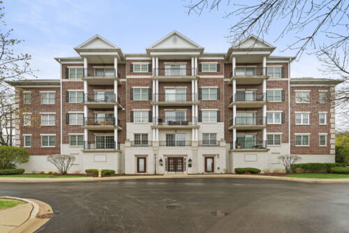 400 McDaniels Circle #405, Clarendon Hills, IL