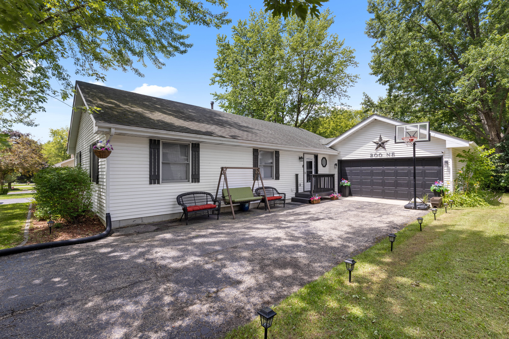 200 Bounty Drive, Poplar Grove, IL