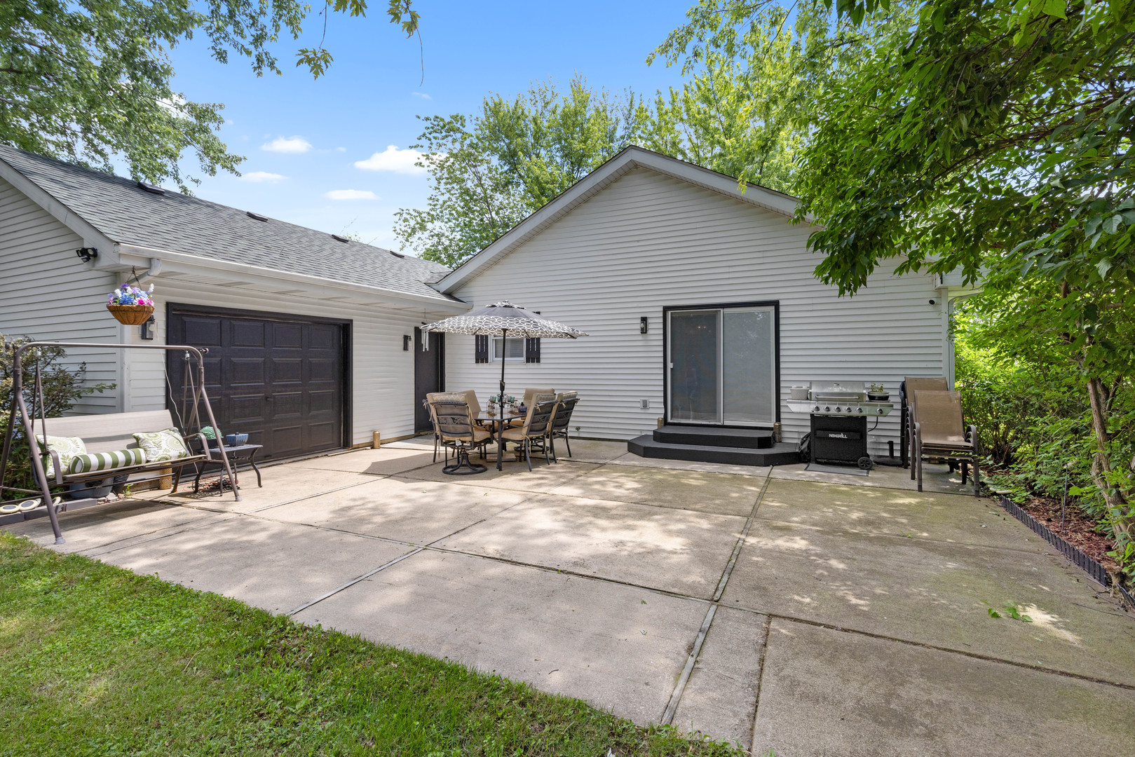200 Bounty Drive, Poplar Grove, IL