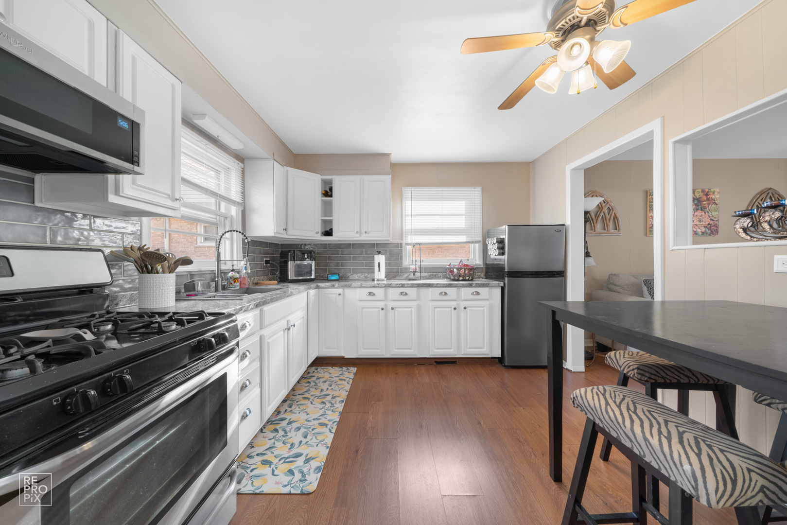 5145 State Road, Burbank, IL