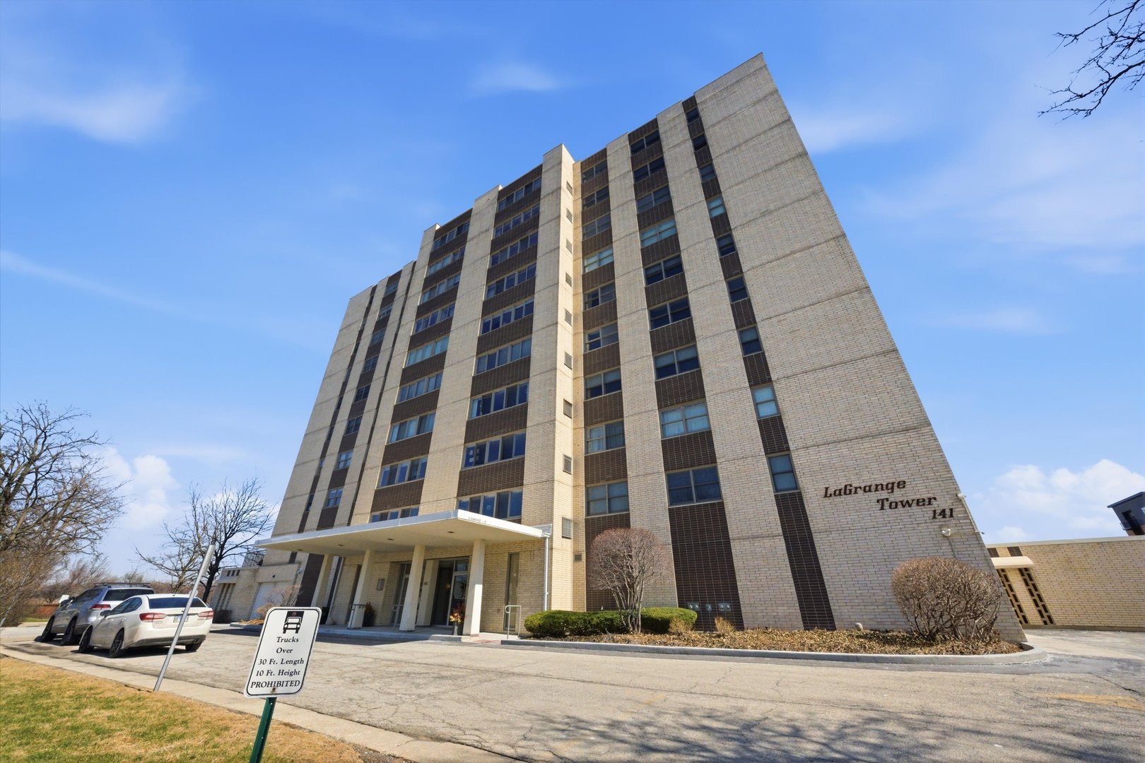 141 N La Grange Road #806, La Grange, IL