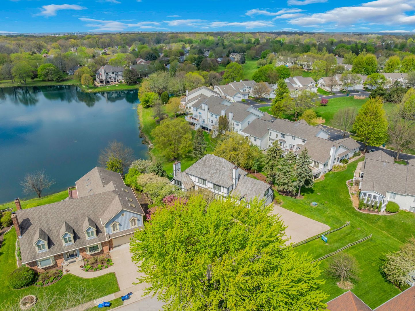 8 Heaton Court, Sugar Grove, IL