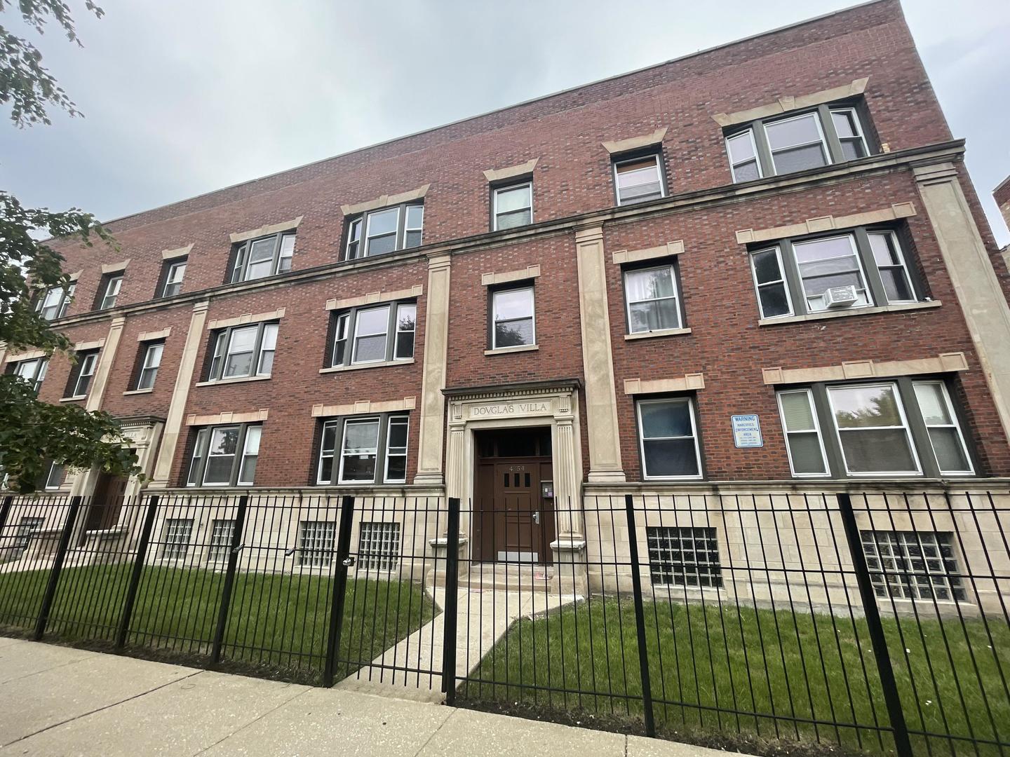 4354 W Washington Boulevard #202, Chicago, IL