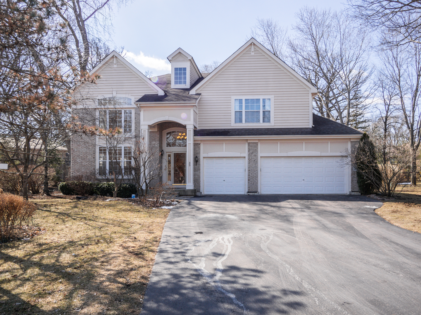 33 River Oaks Circle, Buffalo Grove, IL