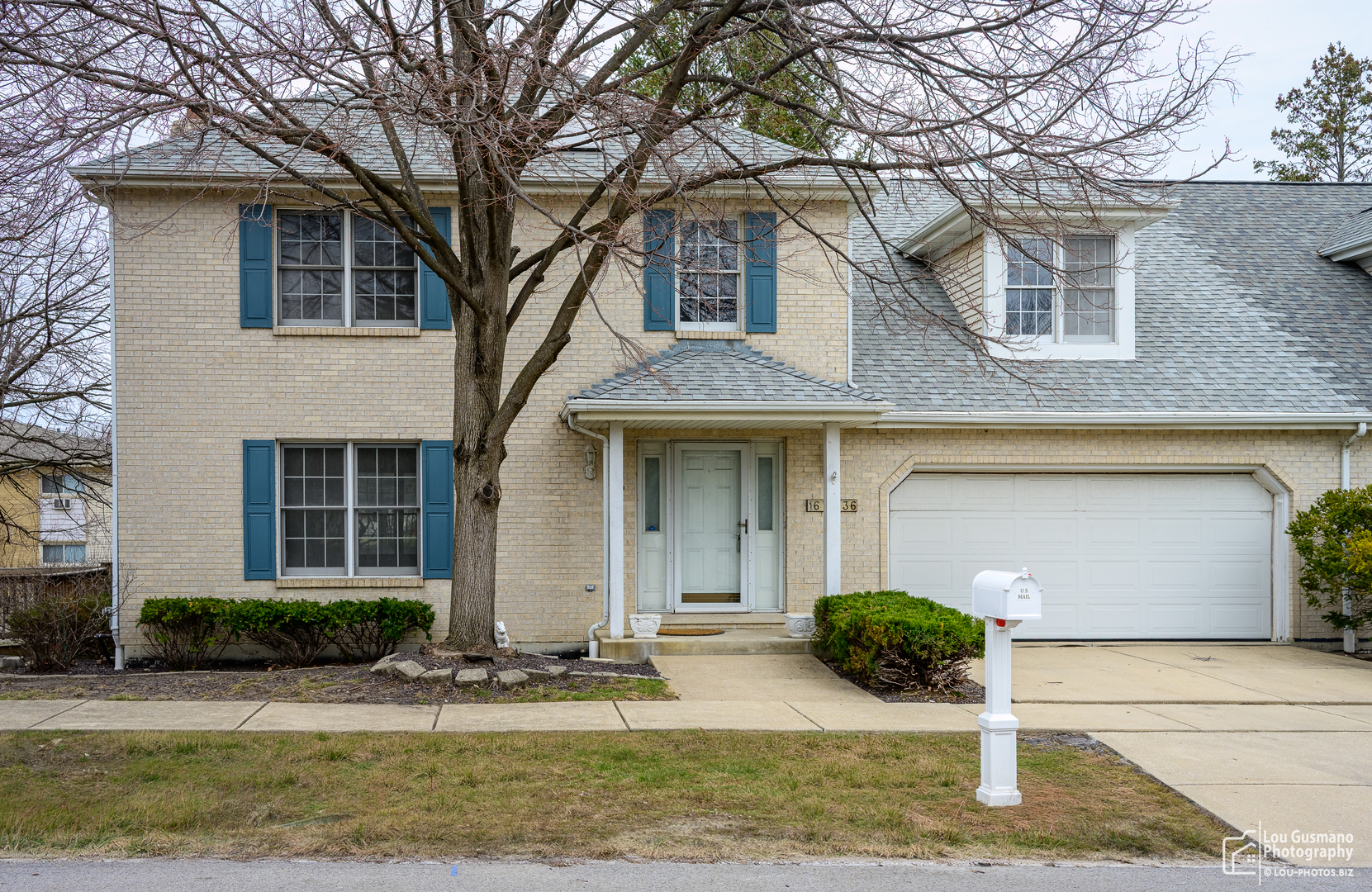16W536 58th Street, Clarendon Hills, IL