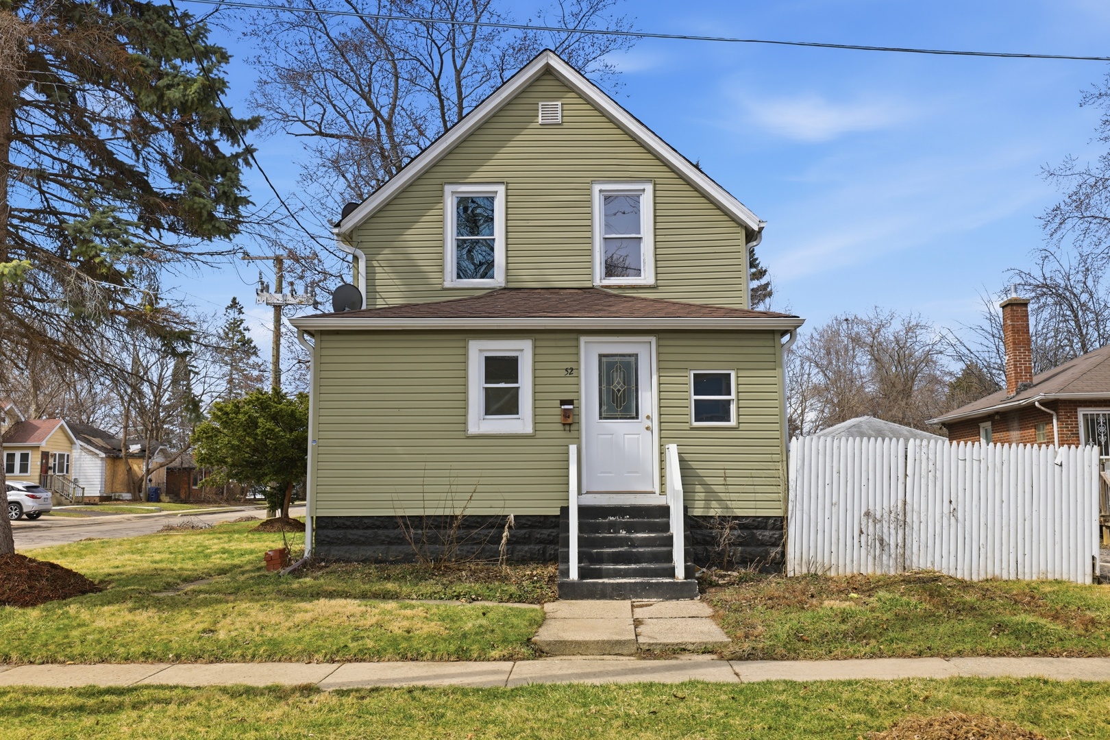 52 Wisconsin Avenue, Waukegan, IL