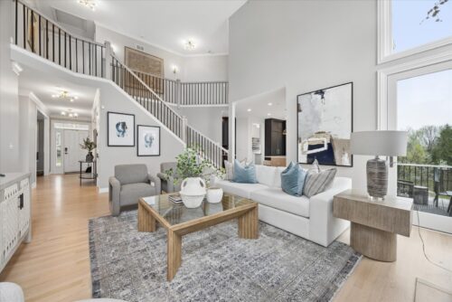 829 Avon Court, Glen Ellyn, IL