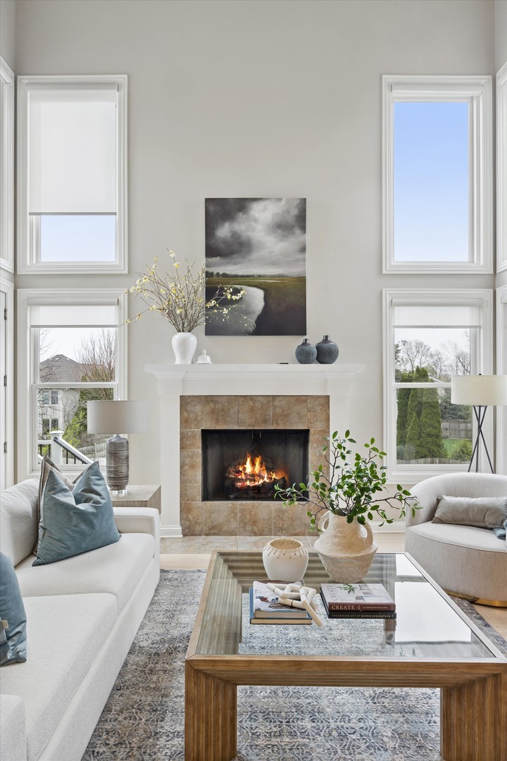 829 Avon Court, Glen Ellyn, IL