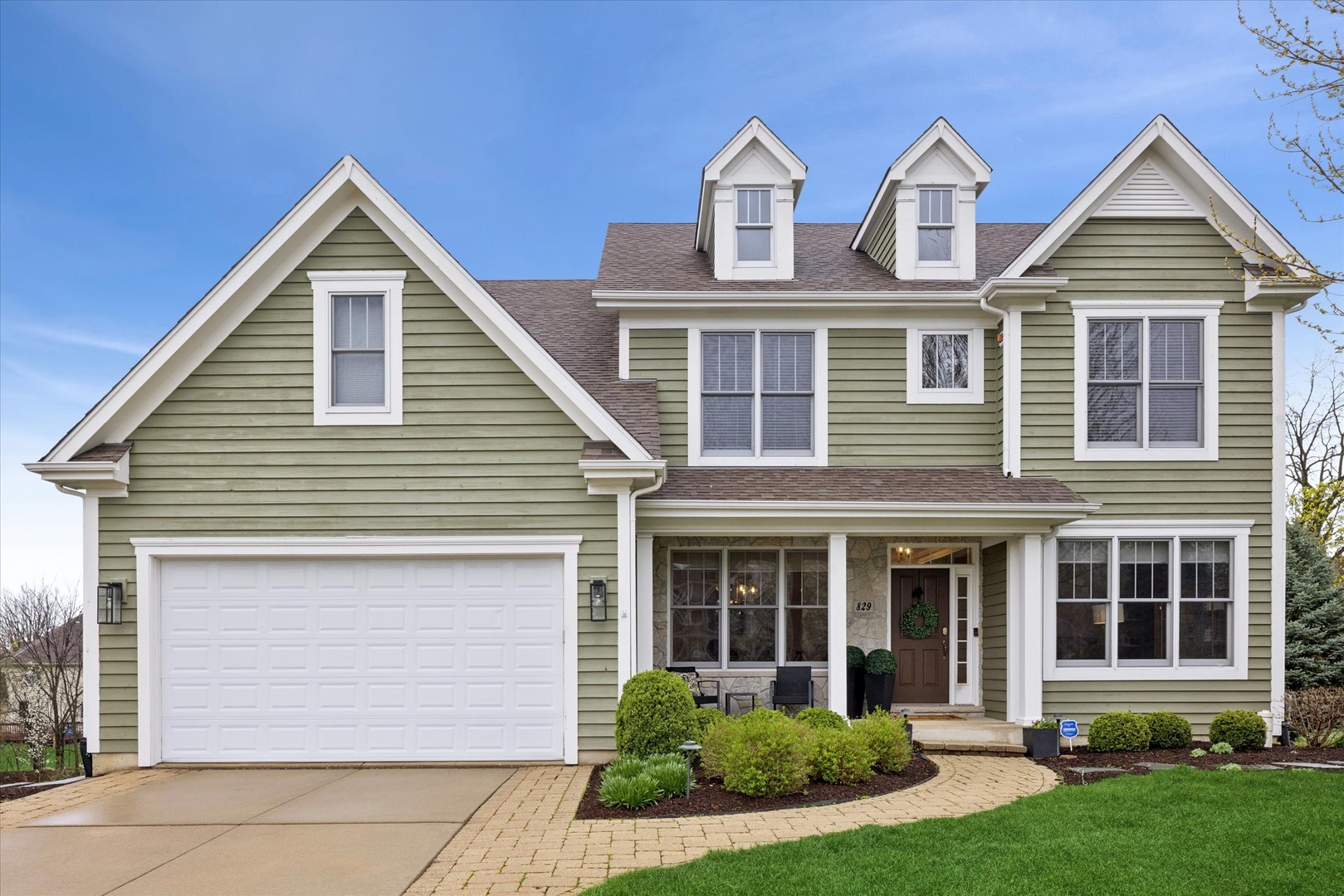 829 Avon Court, Glen Ellyn, IL