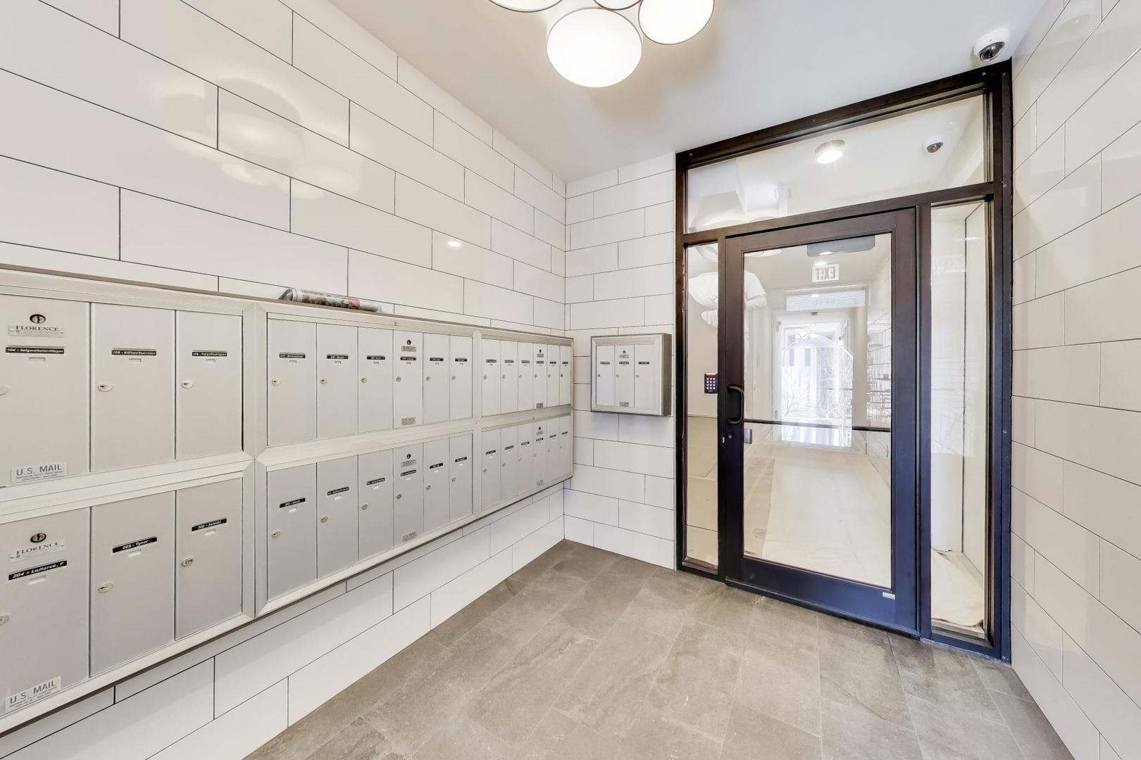 5748 N Hermitage Avenue #106, Chicago, IL