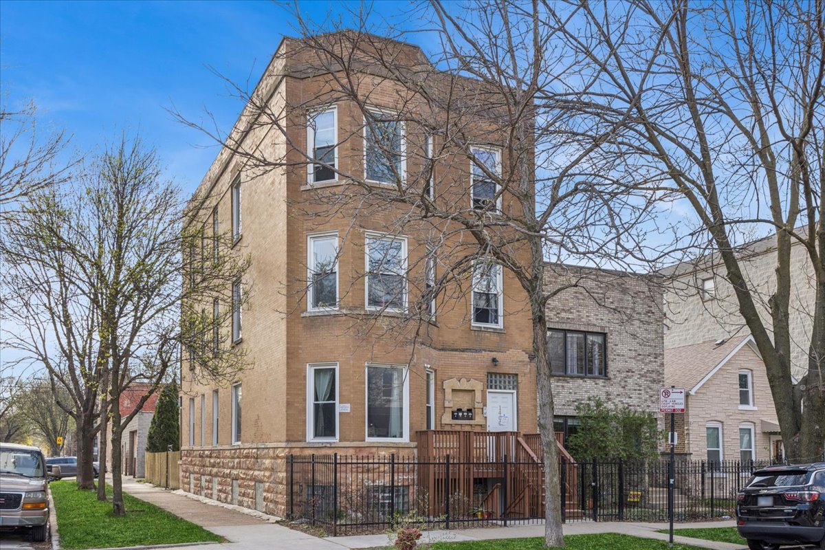 1400 N Artesian Avenue, Chicago, IL