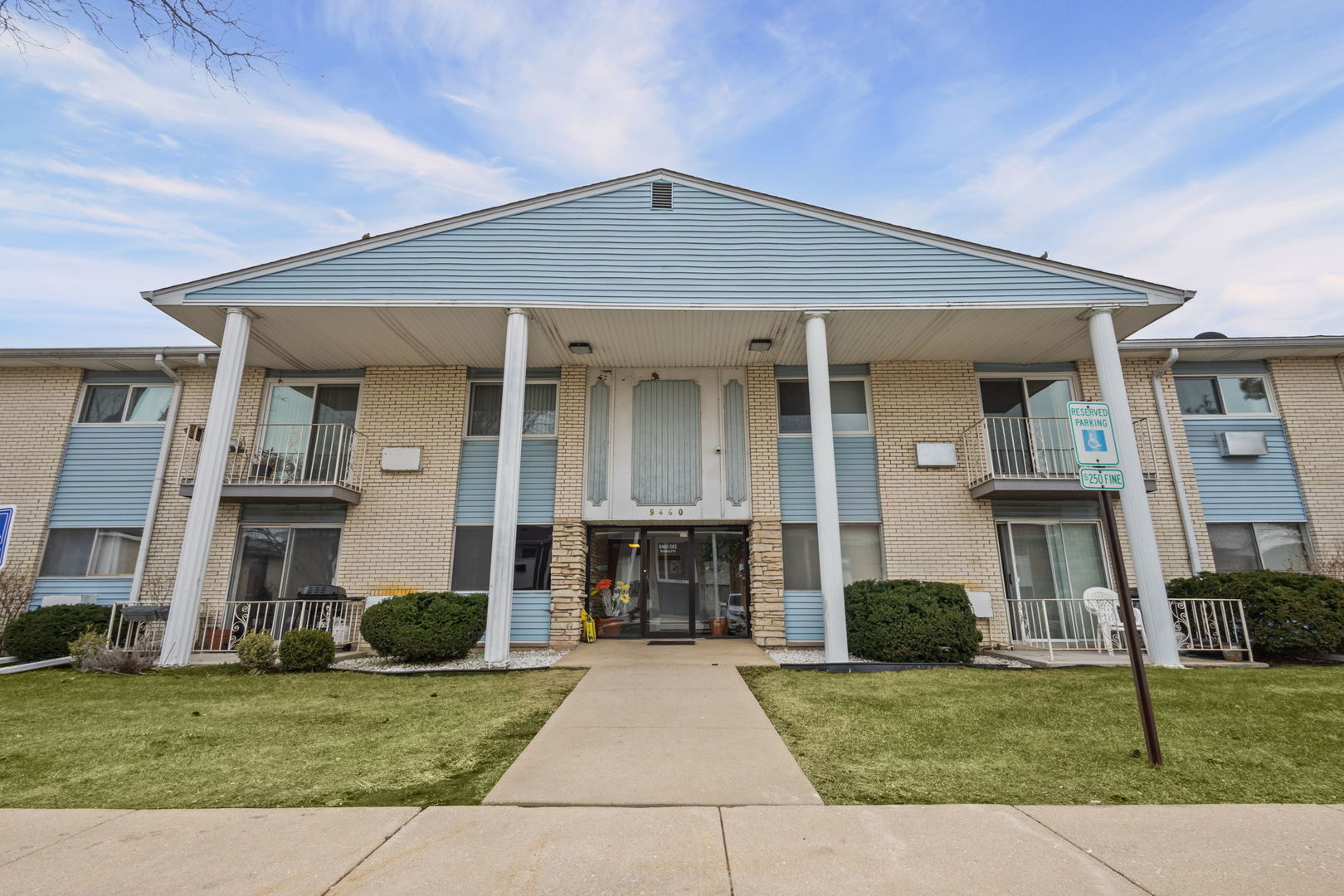 9460 Dee Road #2H, Des Plaines, IL