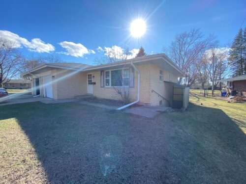 2221 Denver Drive, Rockford, IL