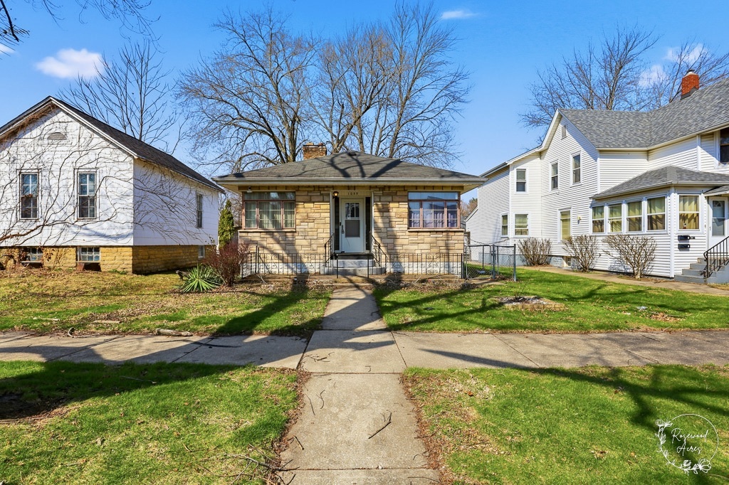 1055 S 4th Avenue, Kankakee, IL