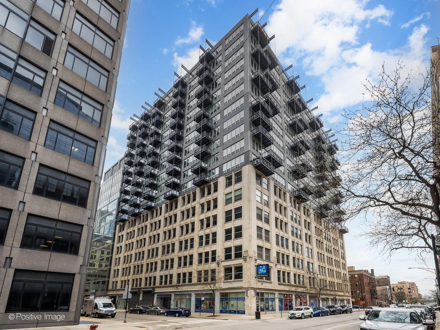 565 W Quincy Street #704, Chicago, IL