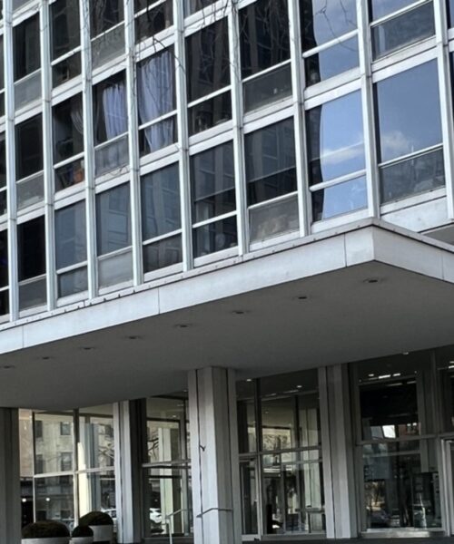 2400 N Lakeview Avenue #1001, Chicago, IL