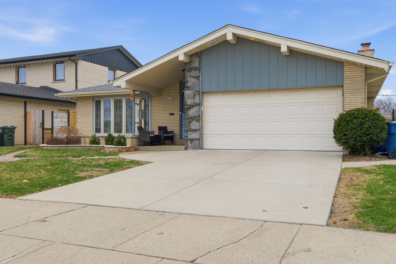 9728 S Tripp Avenue, Oak Lawn, IL