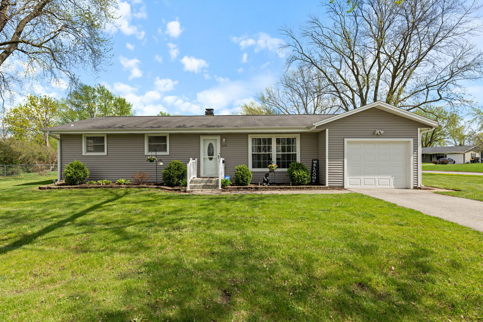 575 Aztec Drive, Carol Stream, IL