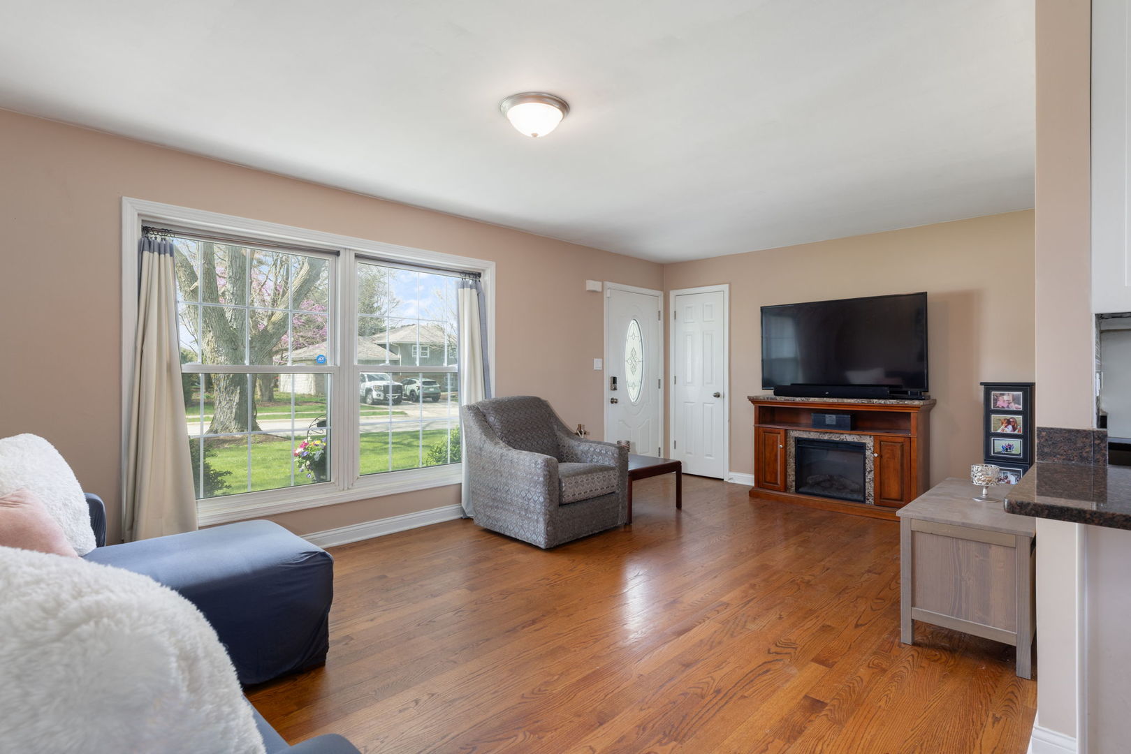 575 Aztec Drive, Carol Stream, IL