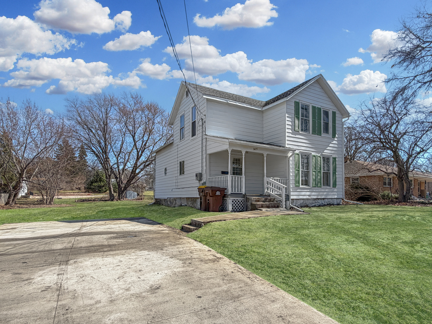 1415 S Walnut Avenue, Freeport, IL
