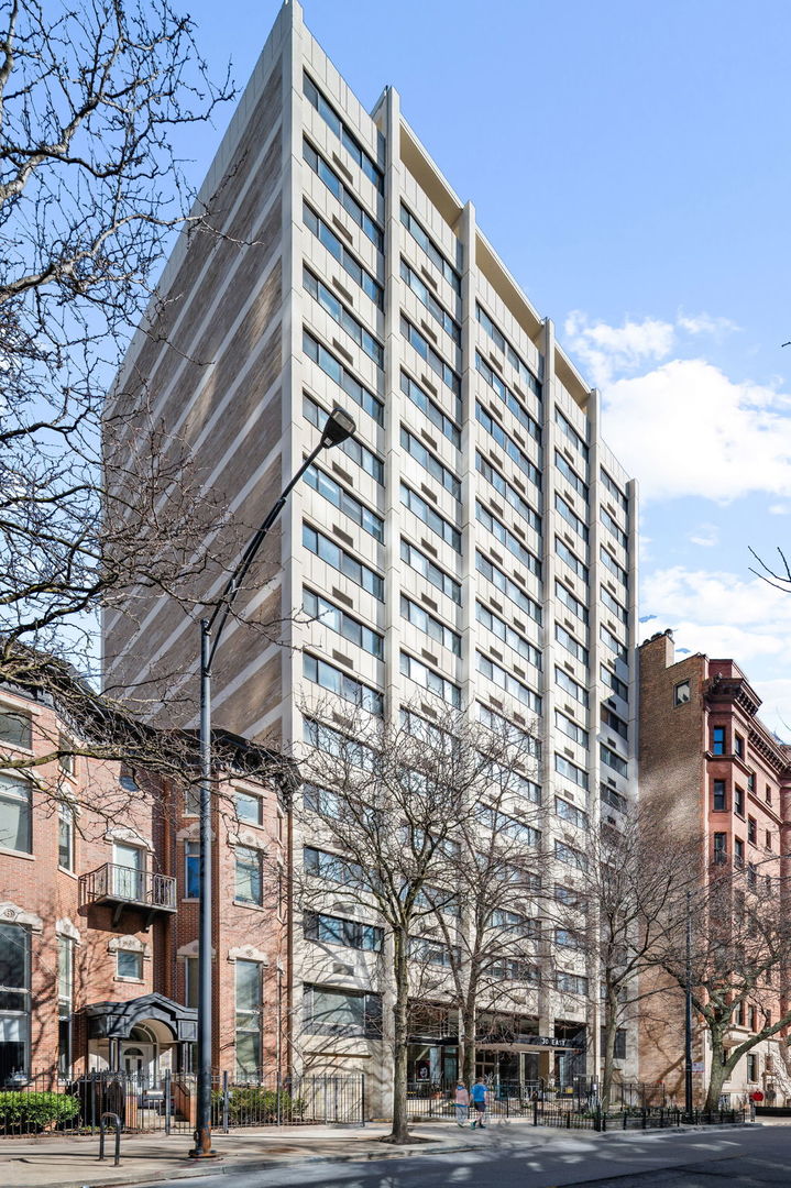 30 E Division Street #14C, Chicago, IL