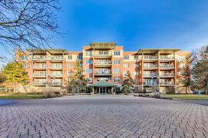 3850 W Bryn Mawr Avenue #301, Chicago, IL