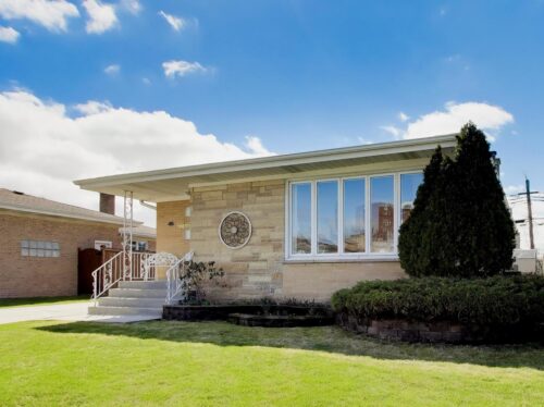 8547 W Saint Joseph Avenue, Chicago, IL