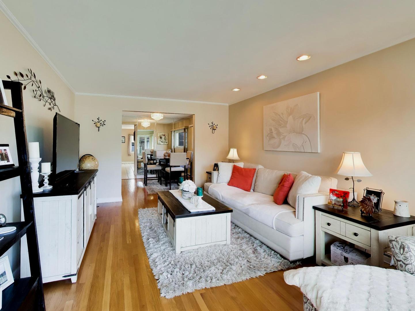 8547 W Saint Joseph Avenue, Chicago, IL