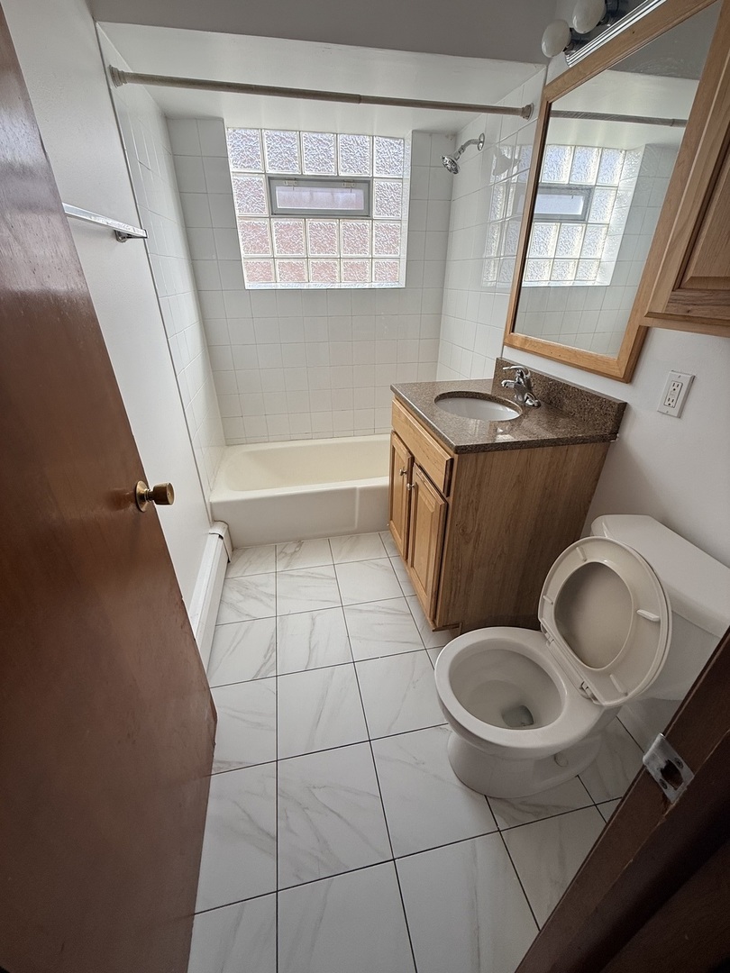 11800 S Karlov Avenue #2E, Alsip, IL