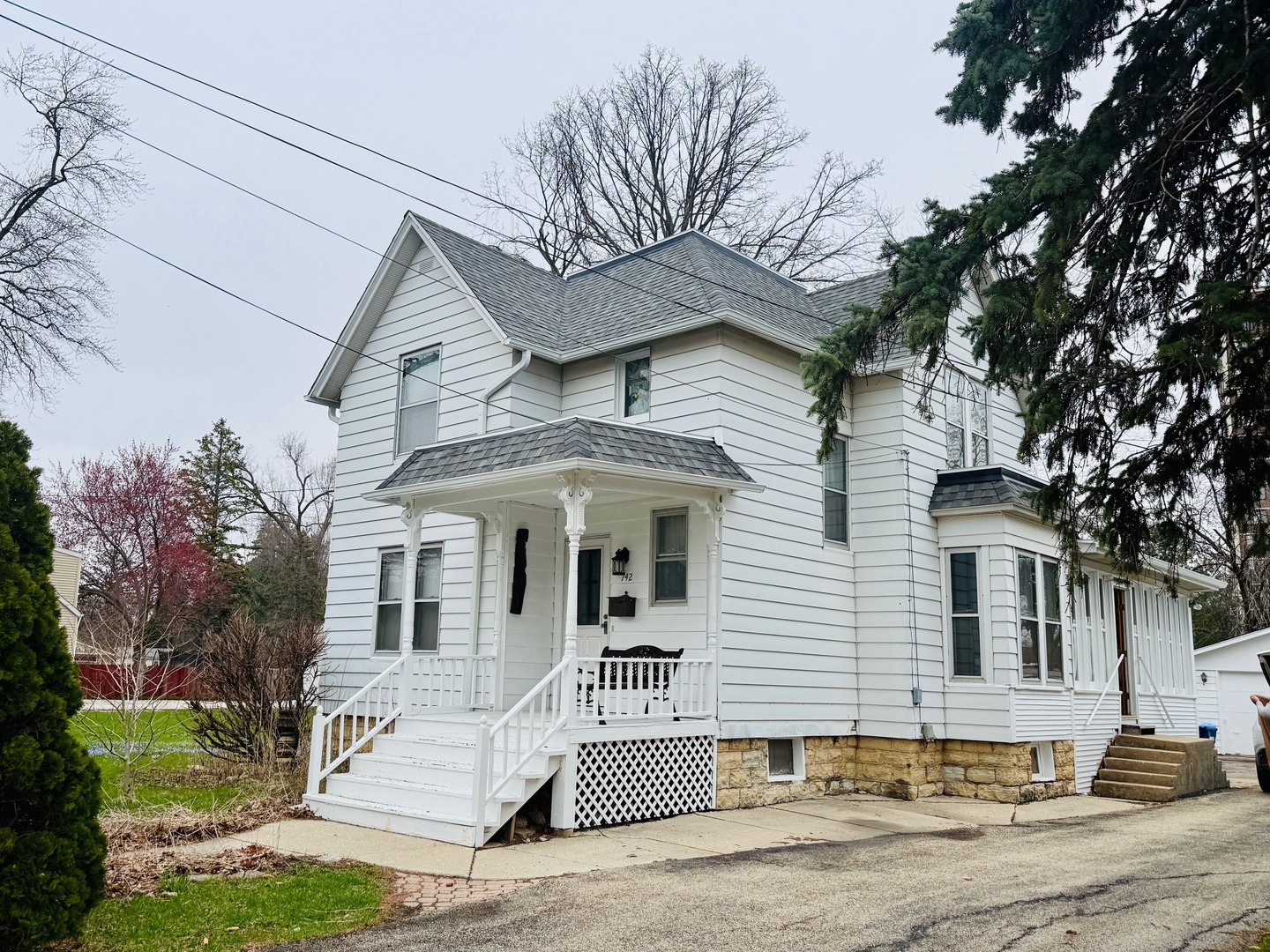 742 S 4th Street, DeKalb, IL