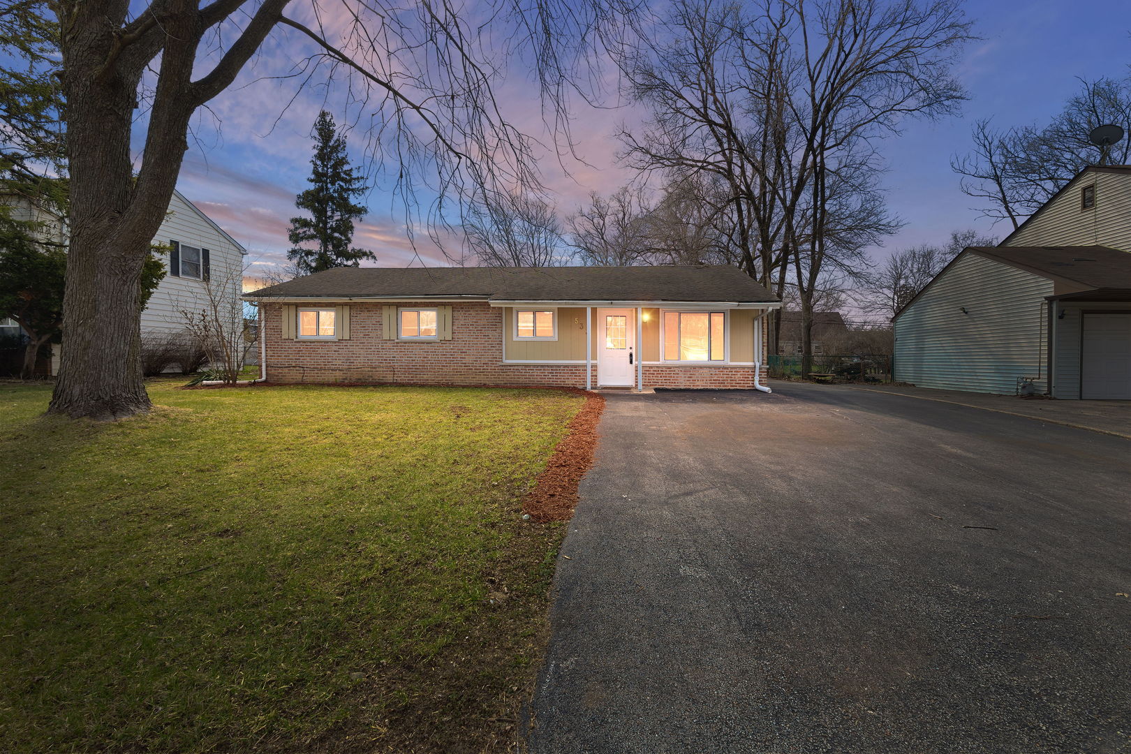 533 Redwood Road, Bolingbrook, IL