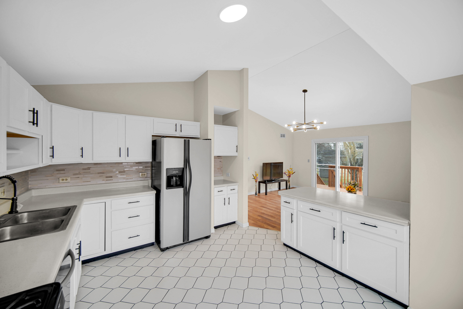 911 Wembley Drive, Island Lake, IL