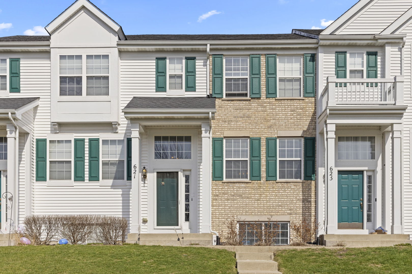 621 Lincoln Station Drive, Oswego, IL