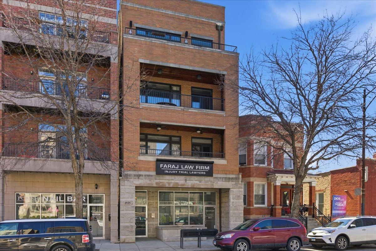 1935 W Belmont Avenue #4, Chicago, IL