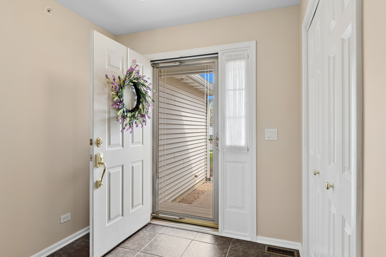 355 Garden Circle, Yorkville, IL