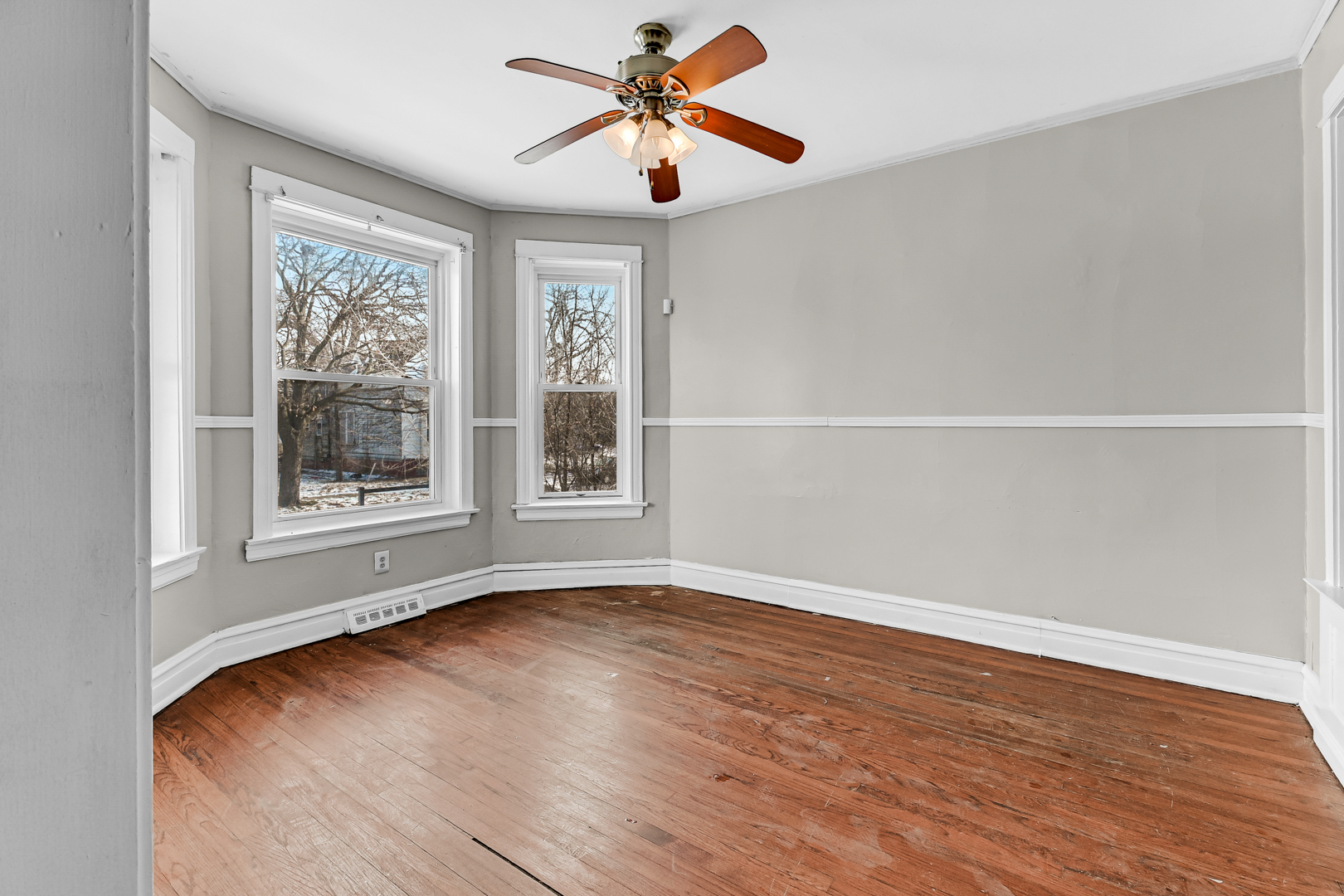 7130 S Langley Avenue, Chicago, IL