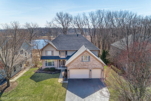 207 Lions Court, Lake Zurich, IL
