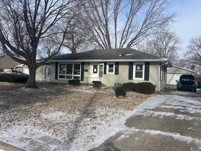906 E Locust Street, Watseka, IL