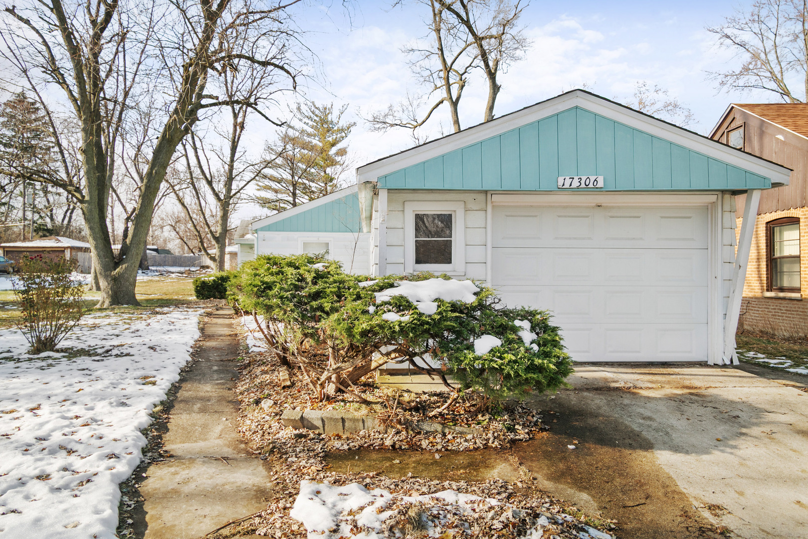 17306 Holmes Avenue, Hazel Crest, IL