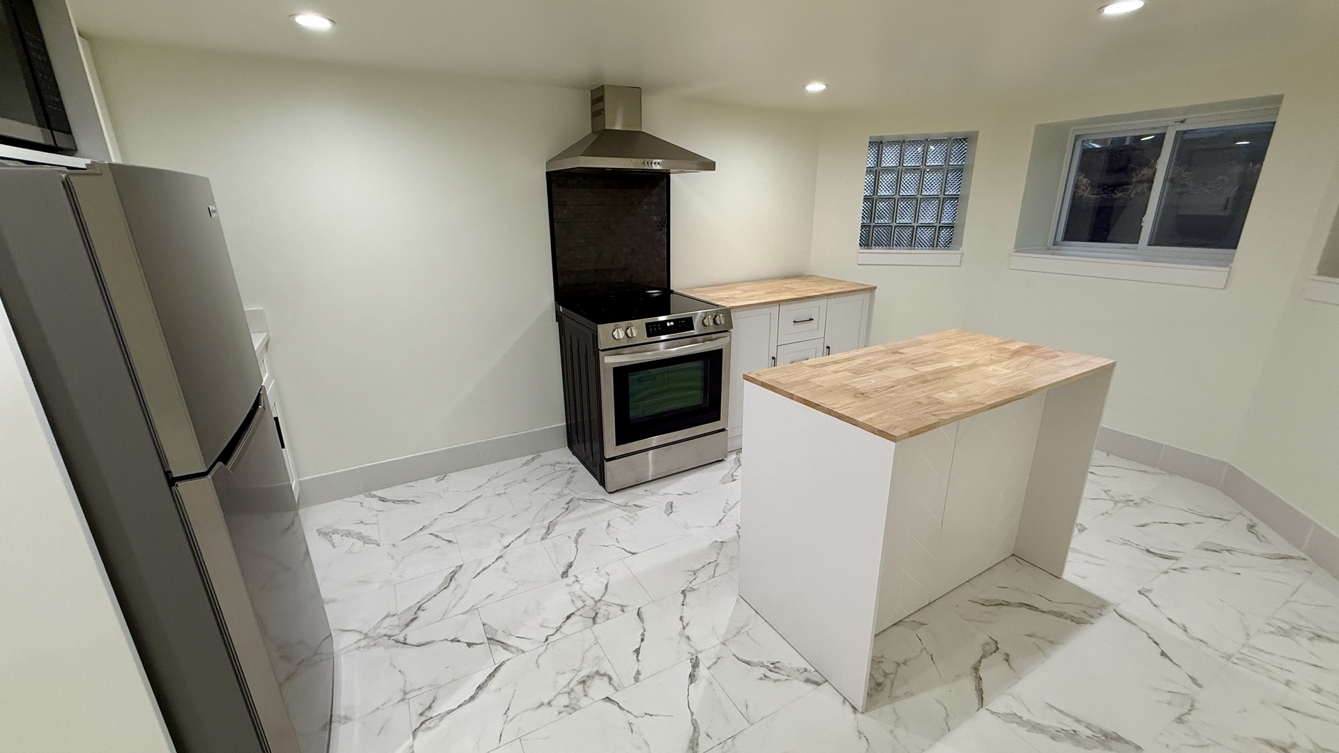 1906 W 34th Place #G, Chicago, IL